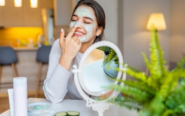 Cách chăm sóc da vào mùa hè để giữ cho da mềm mại