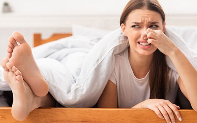 Cách trị mùi hôi chân khi đi giày trong mùa hè