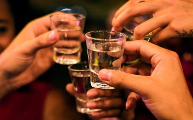 10 biện pháp đơn giản và hiệu quả để giải rượu