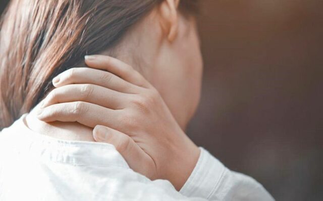 Đau cổ vai gáy: Nguyên nhân và cách điều trị như thế nào?